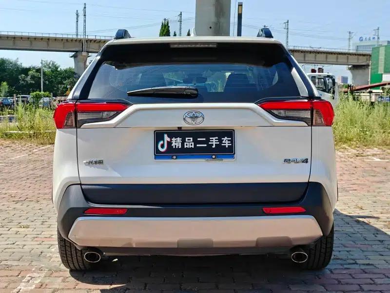 RAV4 2020 2.0L CVT 2WD Fashion Plus Edition — миниатюра 5