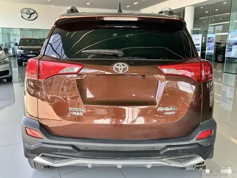 2013 RAV4 2.5L Automatic 4WD Elite Edition — миниатюра 5
