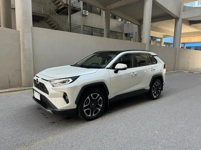 2020 RAV4 2.0L CVT 4WD Premium Edition — миниатюра 1