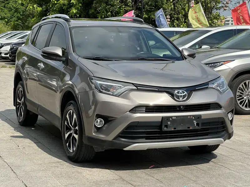 2016 RAV4 2.0L CVT 2WD Smart Edition — миниатюра 3