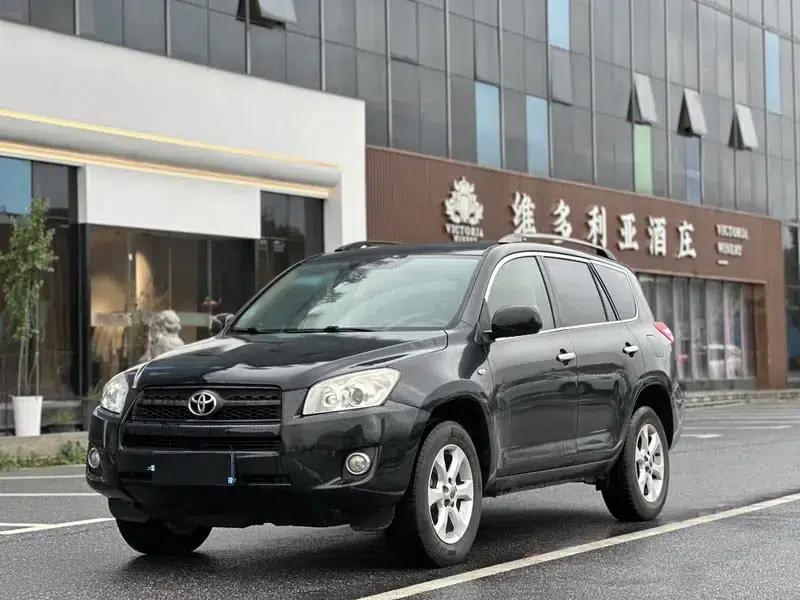 2011 RAV4 2.0L Automatic Classic Edition — миниатюра 1