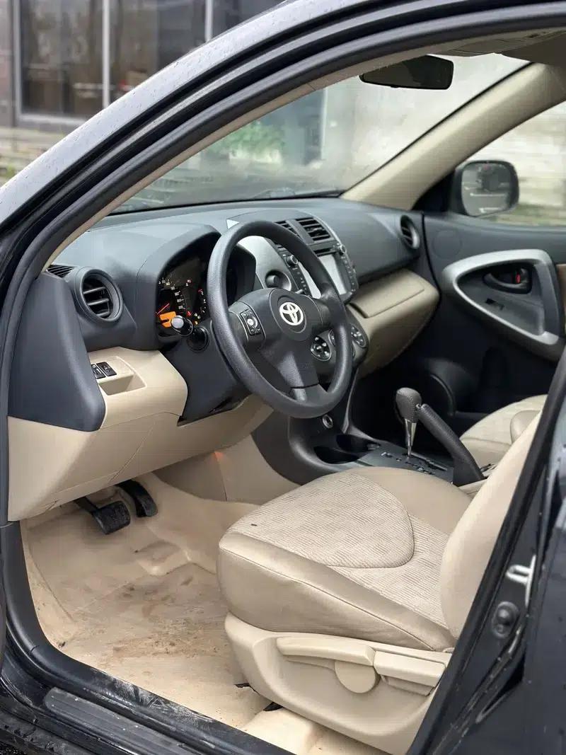 2011 RAV4 2.0L Automatic Classic Edition — миниатюра 9