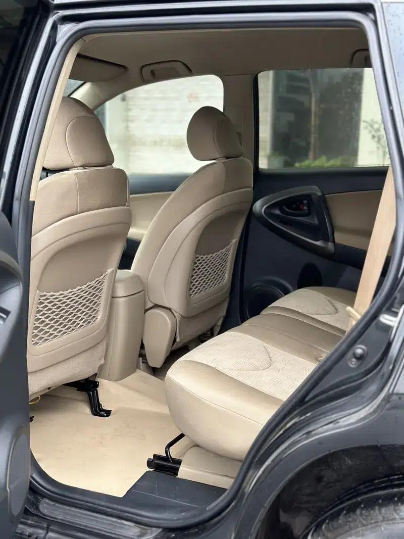 2011 RAV4 2.0L Automatic Classic Edition — миниатюра 10