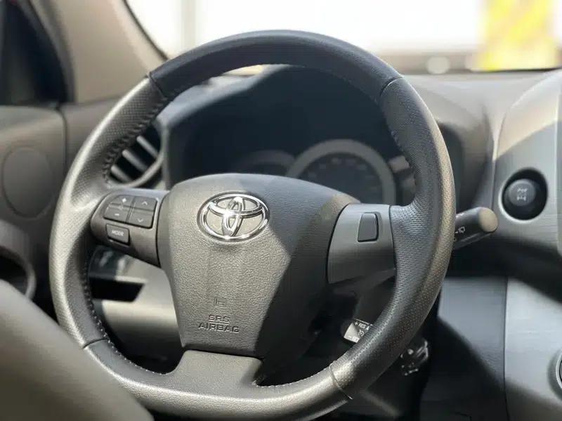2012 RAV4 Luxury Edition 2.4L Automatic 4WD — миниатюра 10