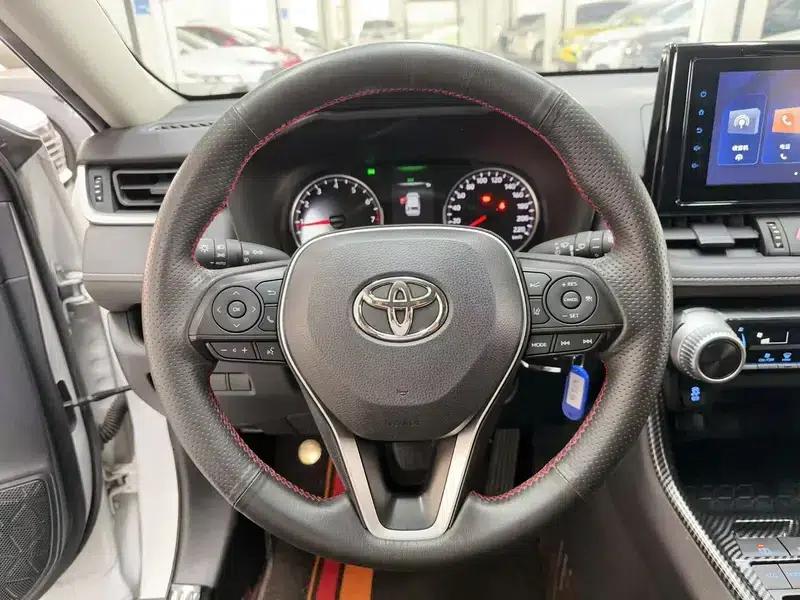 2022 Toyota RAV4 2.0L CVT 2WD Urban Edition — миниатюра 16