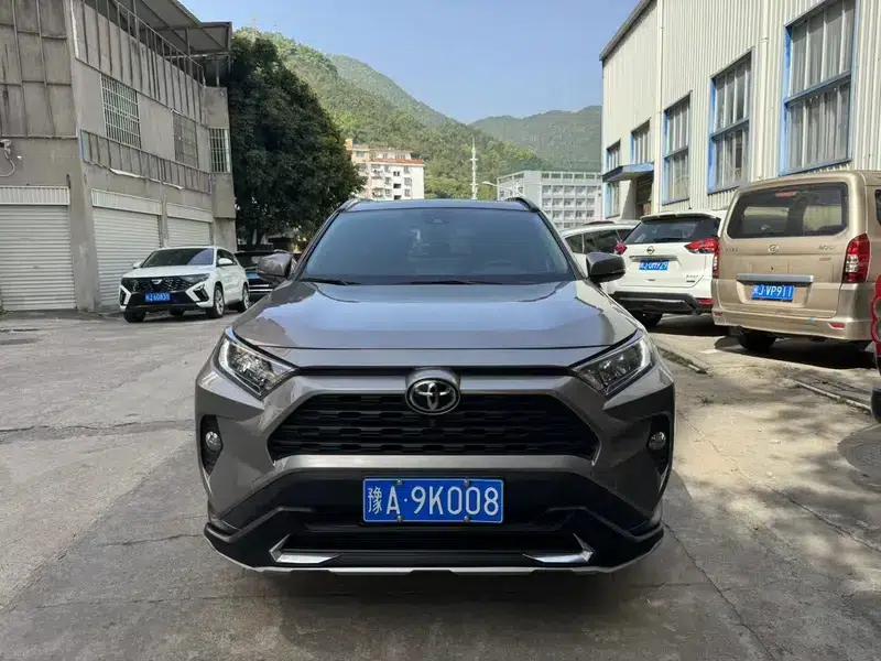 RAV4 2020 2.0L CVT 2WD Fashion Edition — миниатюра 2