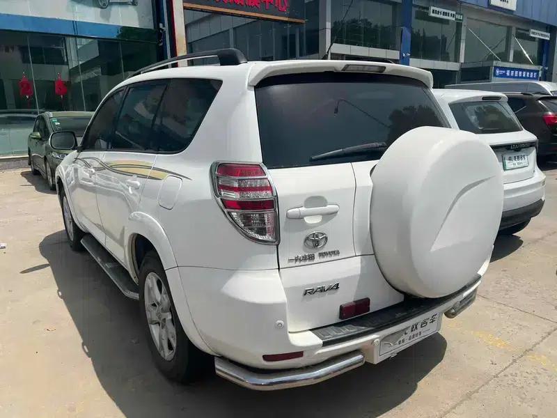 2011 RAV4 2.4L Automatic 4WD Luxury Edition — миниатюра 4
