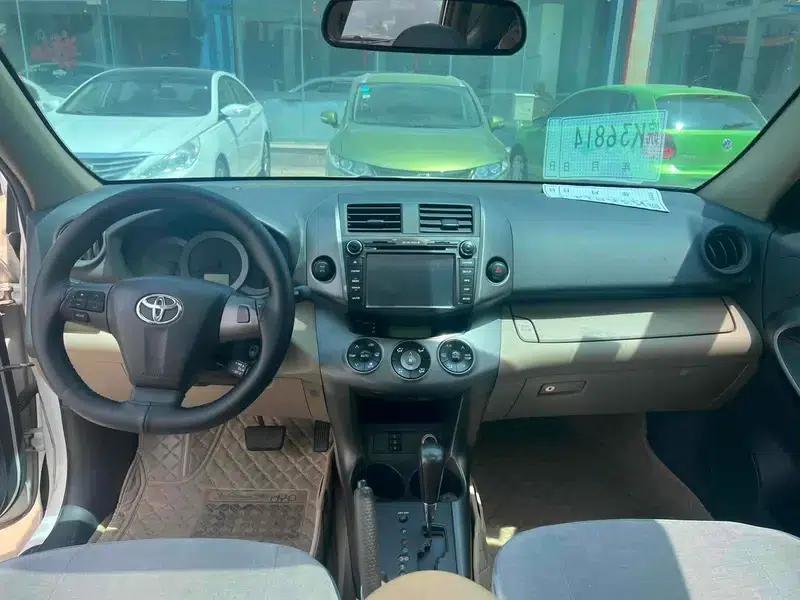 2011 RAV4 2.4L Automatic 4WD Luxury Edition — миниатюра 7