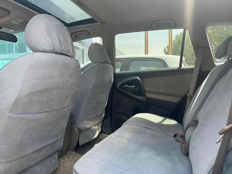 2011 RAV4 2.4L Automatic 4WD Luxury Edition — миниатюра 9