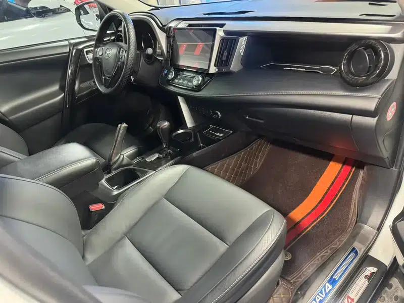 2016 RAV4 2.5L Automatic 4WD Elite Edition — миниатюра 15