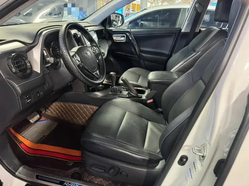2016 RAV4 2.5L Automatic 4WD Elite Edition — миниатюра 16