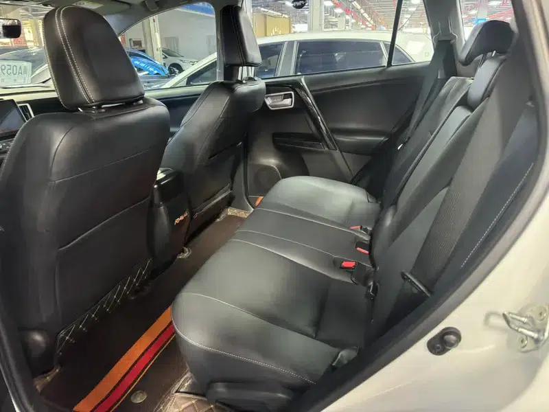 2016 RAV4 2.5L Automatic 4WD Elite Edition — миниатюра 18