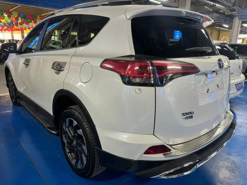 2016 RAV4 2.5L Automatic 4WD Elite Edition — миниатюра 4