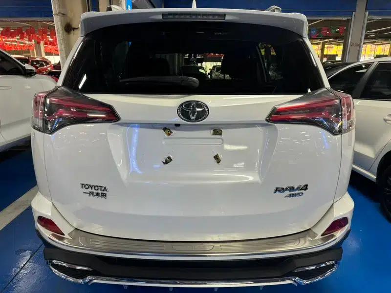 2016 RAV4 2.5L Automatic 4WD Elite Edition — миниатюра 5