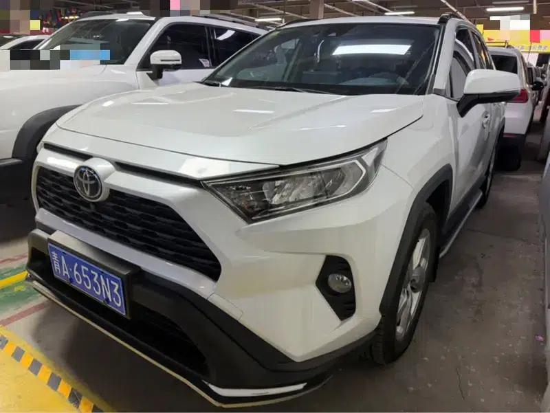 RAV4 2021 2.0L CVT 2WD Fashion Edition — миниатюра 1