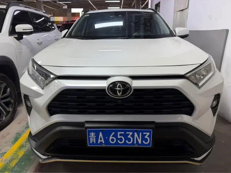 RAV4 2021 2.0L CVT 2WD Fashion Edition — миниатюра 2