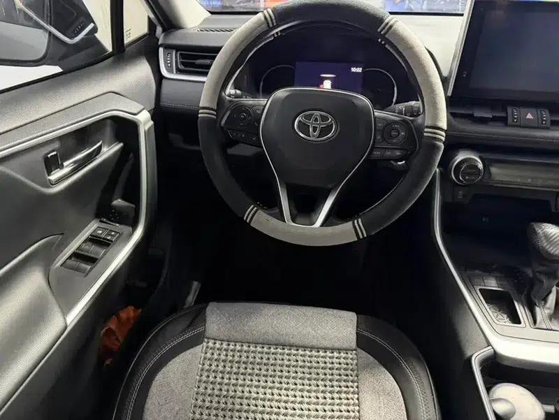 RAV4 2021 2.0L CVT 2WD Fashion Edition — миниатюра 16