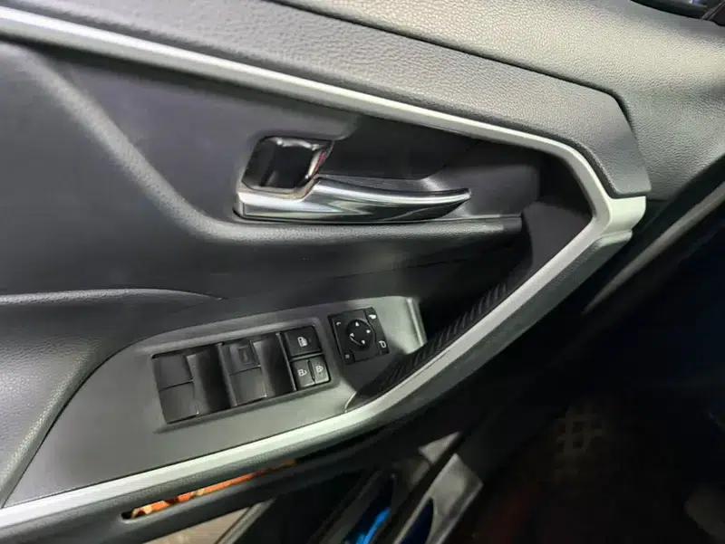 RAV4 2021 2.0L CVT 2WD Fashion Edition — миниатюра 19