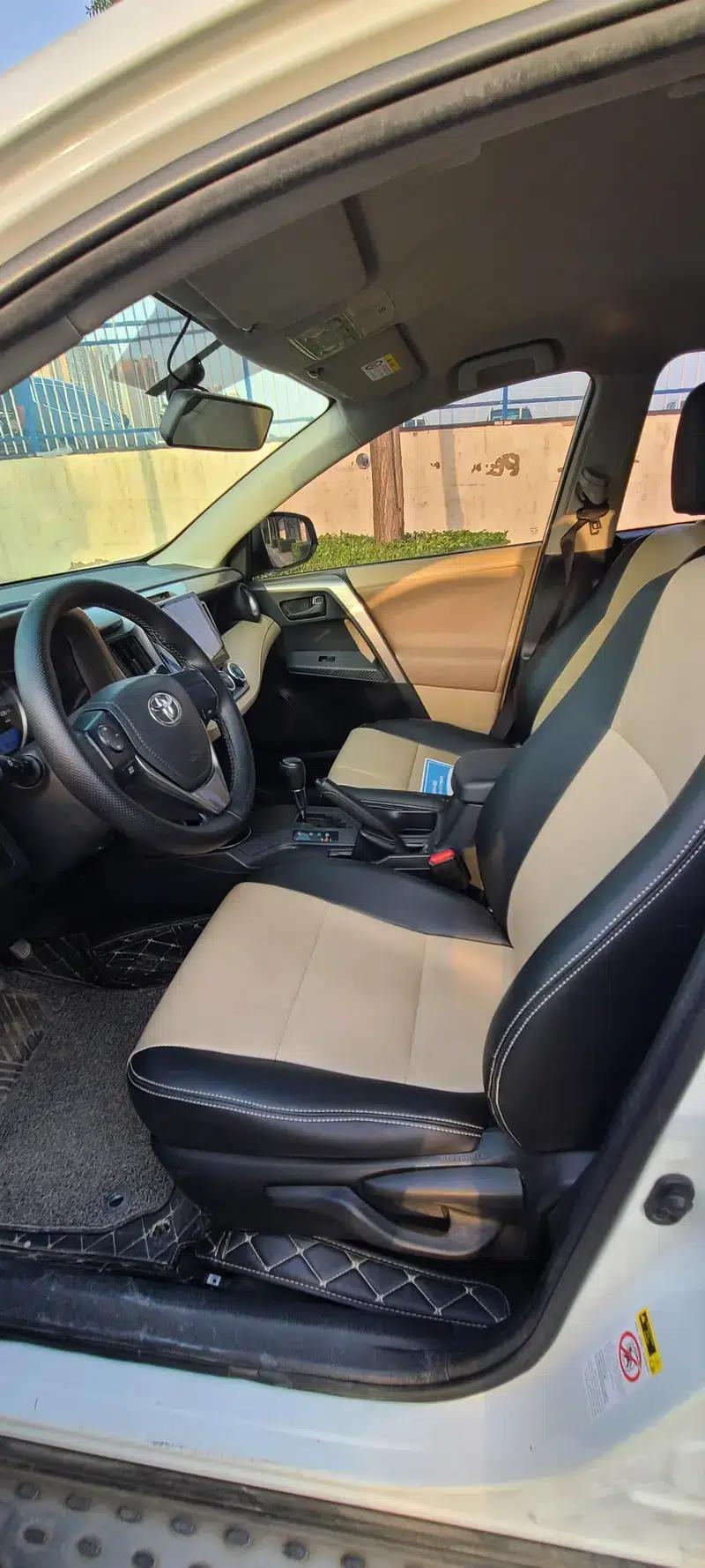 2013 RAV4 2.0L CVT 2WD Urban Edition — миниатюра 7