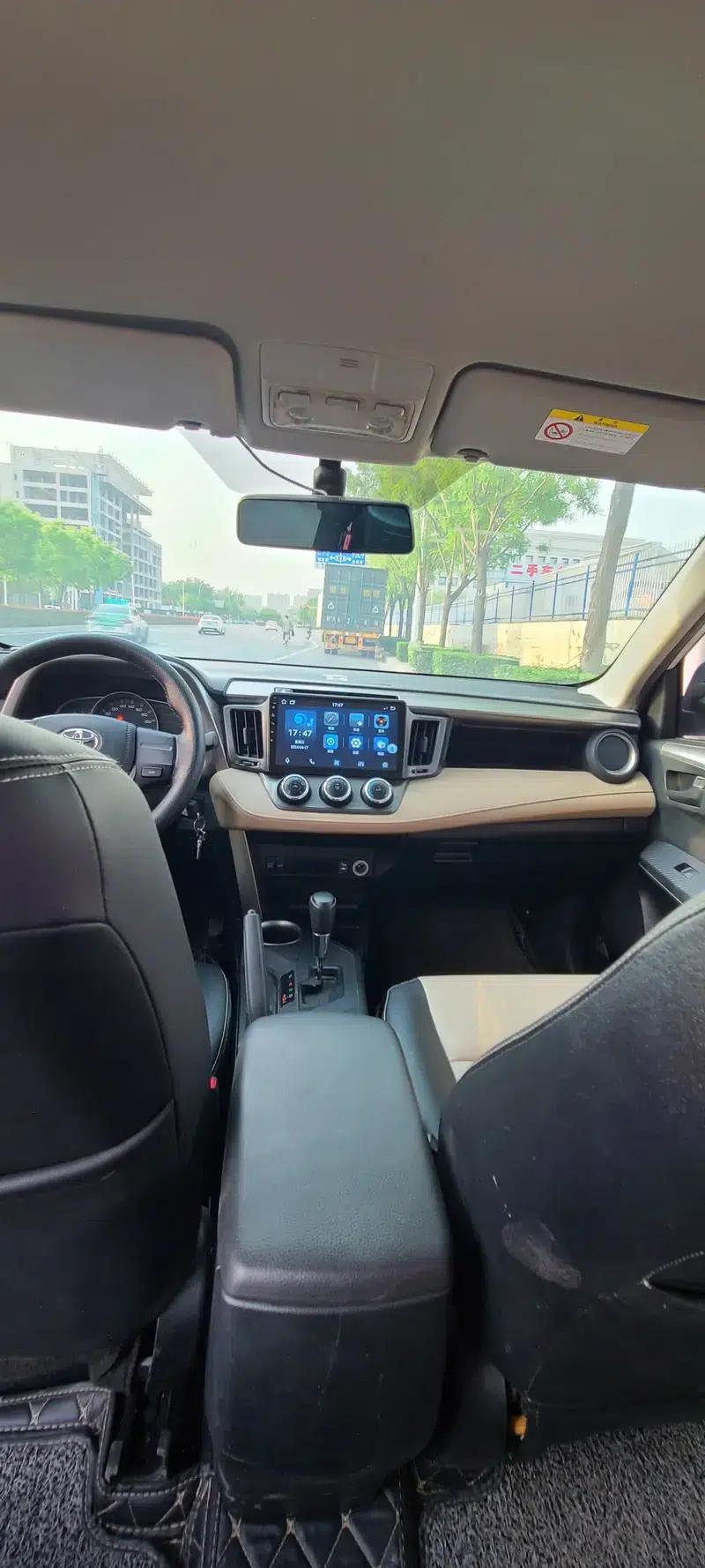 2013 RAV4 2.0L CVT 2WD Urban Edition — миниатюра 8