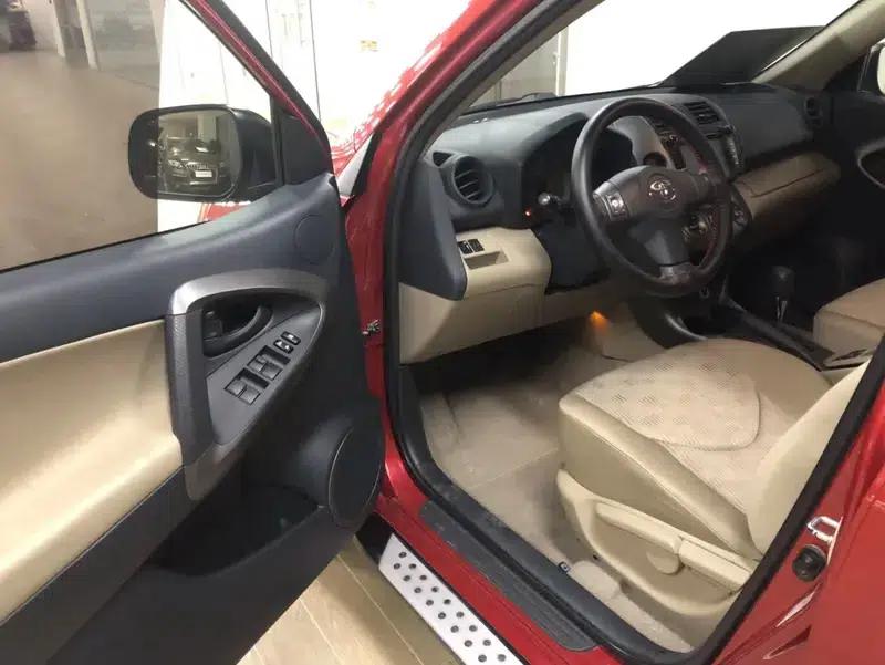 2011 RAV4 2.0L Automatic 4WD — миниатюра 8