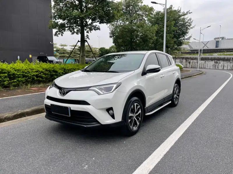 2016 RAV4 2.0L CVT 2WD Urban Edition — миниатюра 1