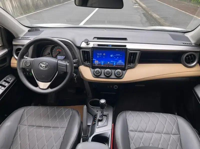 2016 RAV4 2.0L CVT 2WD Urban Edition — миниатюра 16