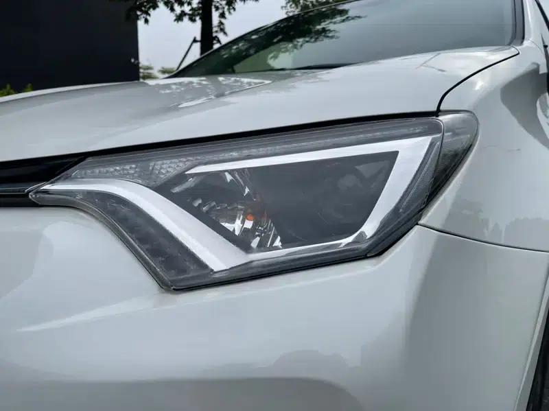 2016 RAV4 2.0L CVT 2WD Urban Edition — миниатюра 10