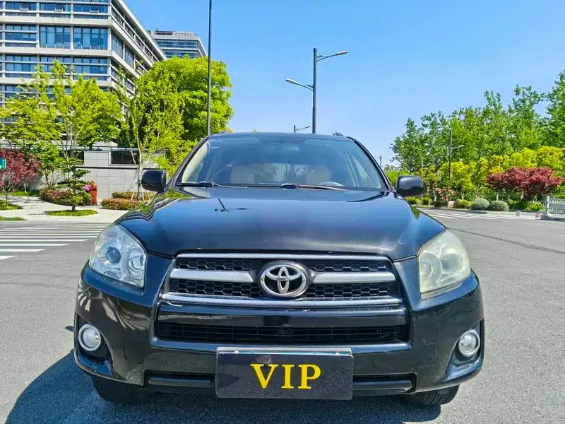 2011 RAV4 2.0L Automatic Classic Edition — миниатюра 2