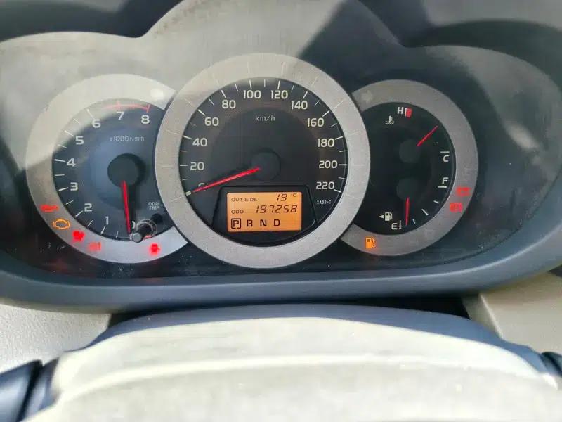2011 RAV4 2.0L Automatic Classic Edition — миниатюра 10