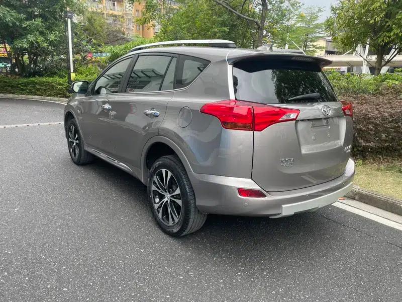 2015 RAV4 2.5L Automatic 4WD Elite Edition — миниатюра 5