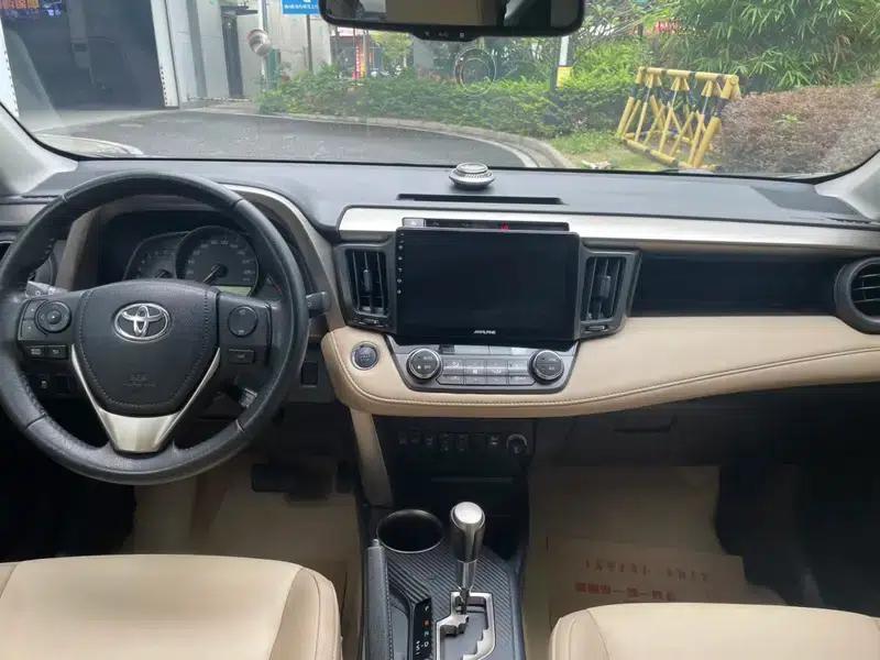 2015 RAV4 2.5L Automatic 4WD Elite Edition — миниатюра 8