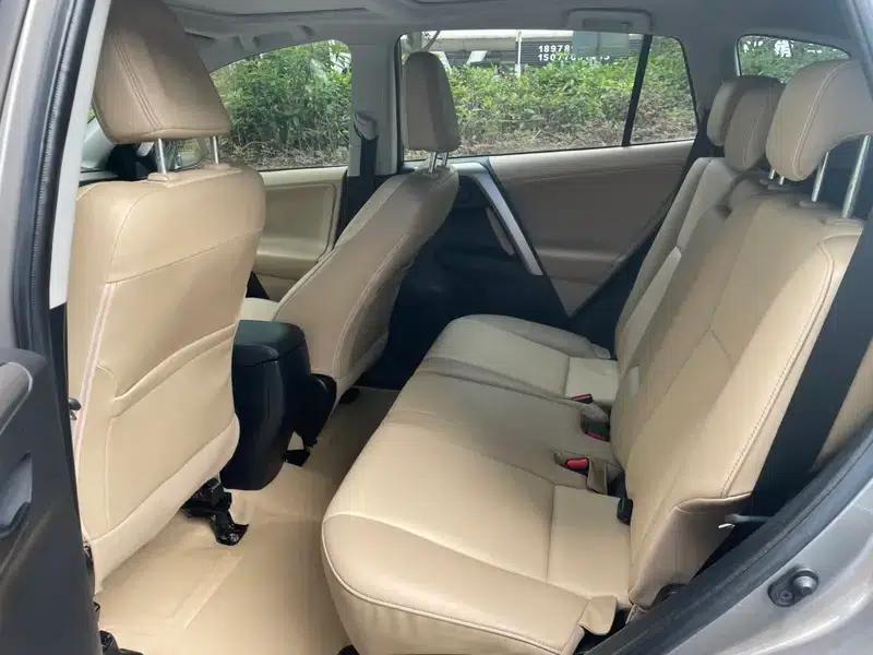 2015 RAV4 2.5L Automatic 4WD Elite Edition — миниатюра 10