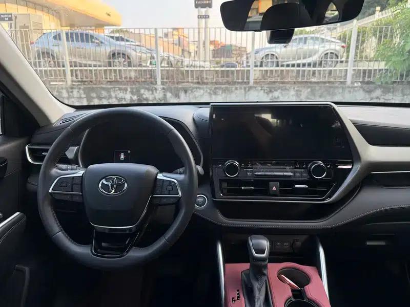 2024 Toyota Highlander Hybrid 2.5L AWD Luxury 7-Seater — миниатюра 13