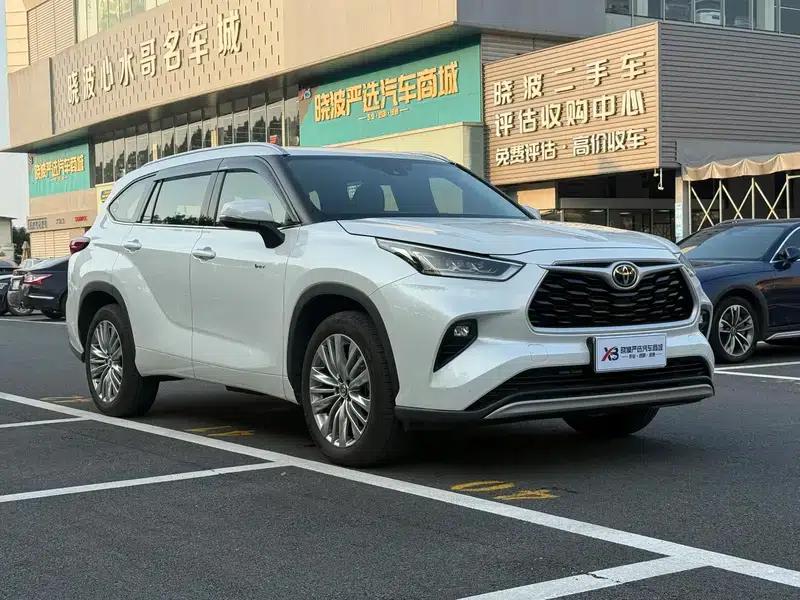 2024 Toyota Highlander Hybrid 2.5L AWD Luxury 7-Seater — миниатюра 3