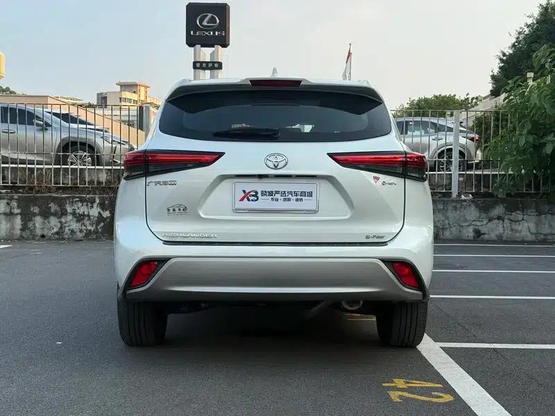 2024 Toyota Highlander Hybrid 2.5L AWD Luxury 7-Seater — миниатюра 6