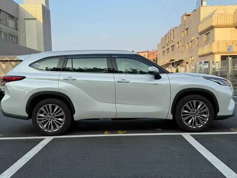 2024 Toyota Highlander Hybrid 2.5L AWD Luxury 7-Seater — миниатюра 8