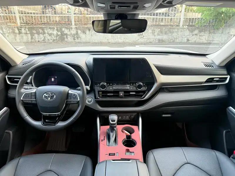 2024 Toyota Highlander Hybrid 2.5L AWD Luxury 7-Seater — миниатюра 10