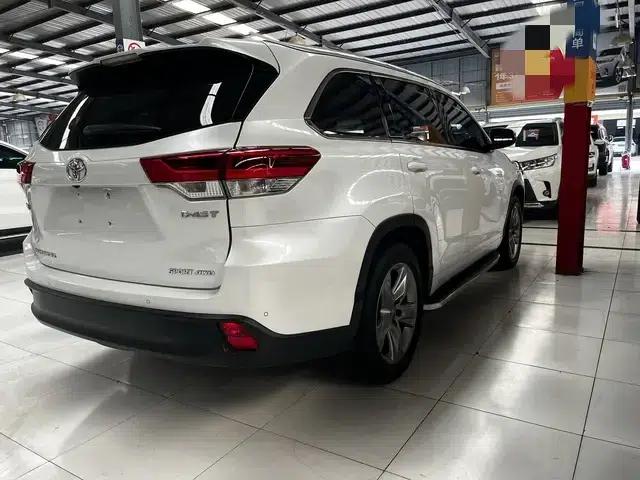 2021 Toyota Highlander 2.0T AWD Luxury 7-seater — миниатюра 4