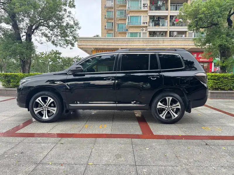 2013 Highlander 2.7L 2WD 7-seater Purple Gold Edition — миниатюра 4