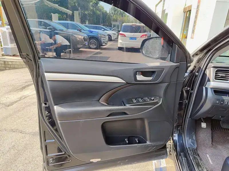 2018 Toyota Highlander 2.0T AWD Luxury 7-seater (China VI Emission Standard) — миниатюра 10