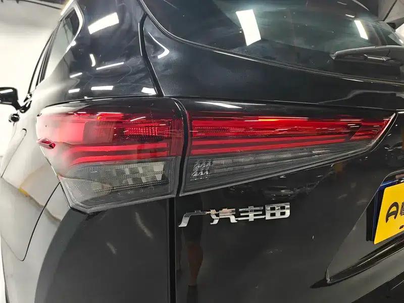 2024 Toyota Highlander Hybrid 2.5L 2WD Elite Edition 5-seater — миниатюра 13