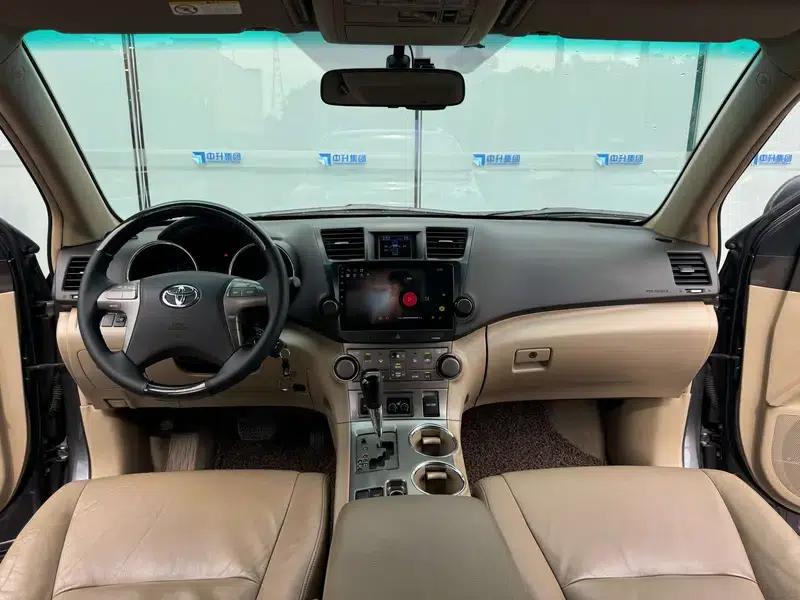 Highlander 2009 2.7L 2WD 7-seater Luxury Edition — миниатюра 6