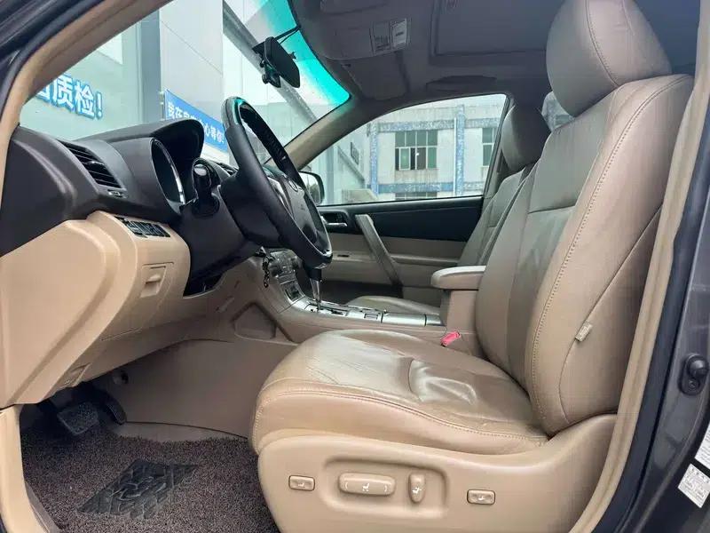 Highlander 2009 2.7L 2WD 7-seater Luxury Edition — миниатюра 8