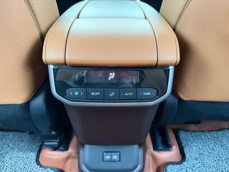 2022 Toyota Highlander 380T AWD Premium 7-seater — миниатюра 12