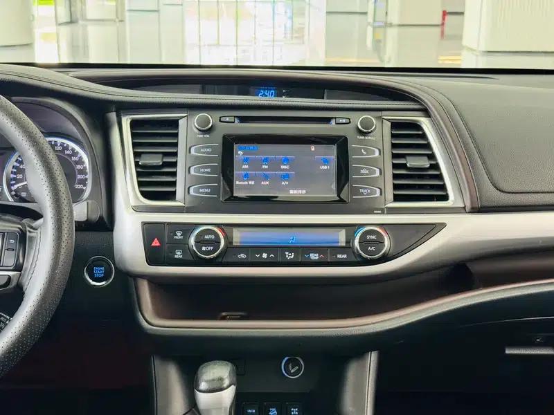 2017 Highlander 2.0T AWD Luxury 7-seater — миниатюра 13