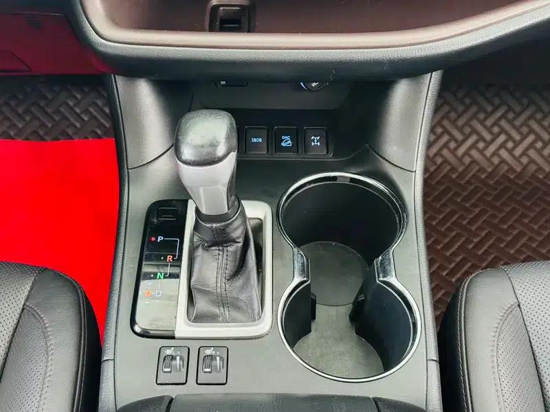 2017 Highlander 2.0T AWD Luxury 7-seater — миниатюра 16