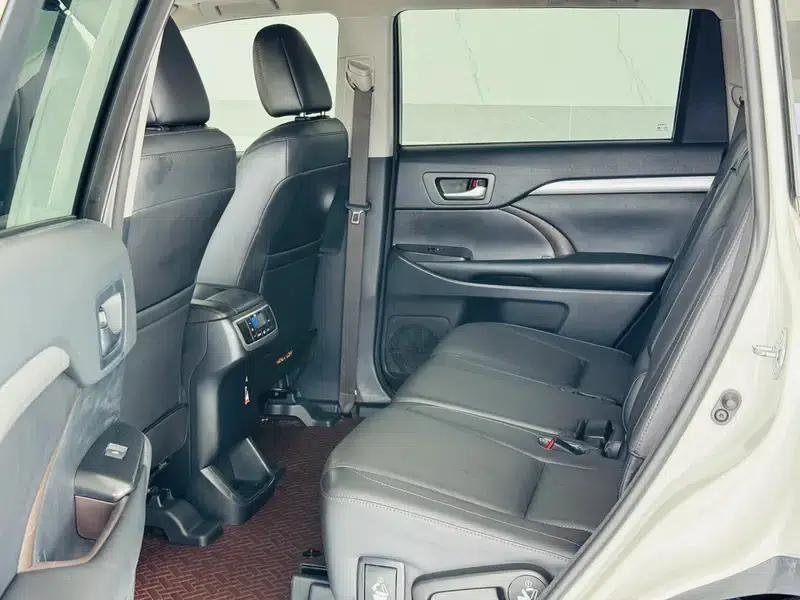 2017 Highlander 2.0T AWD Luxury 7-seater — миниатюра 19
