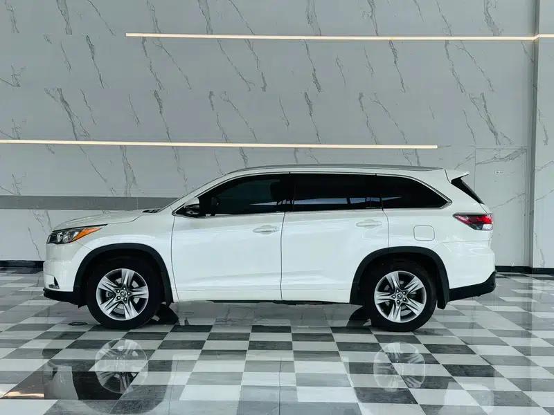 2017 Highlander 2.0T AWD Luxury 7-seater — миниатюра 3