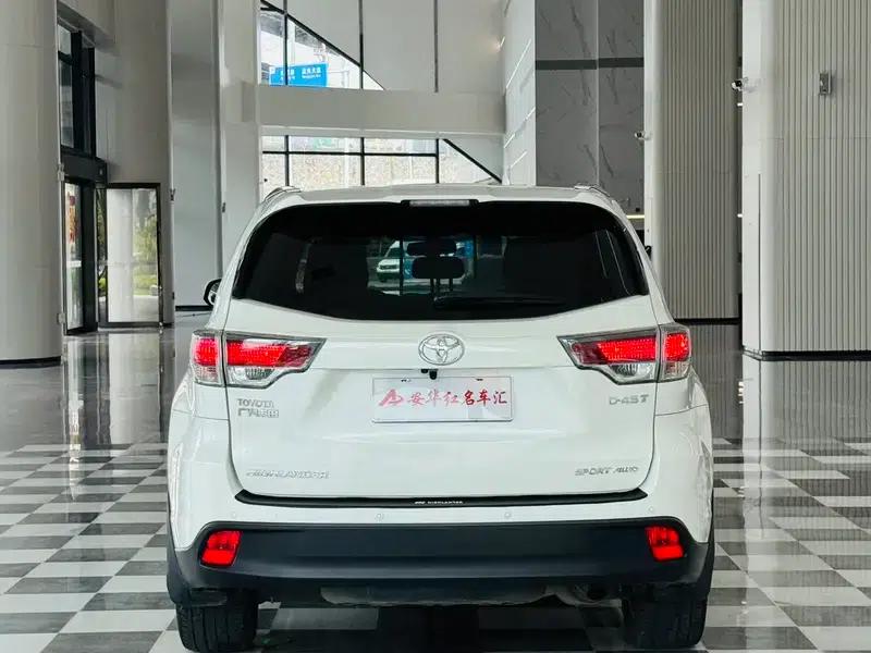2017 Highlander 2.0T AWD Luxury 7-seater — миниатюра 4